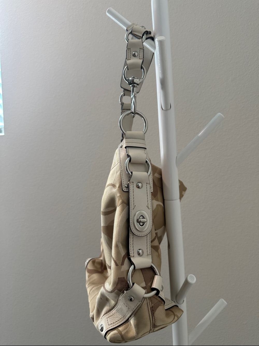 Y2K Coach Carly Tan and Khaki Signature Canvas Hobo - Picture 5 of 8